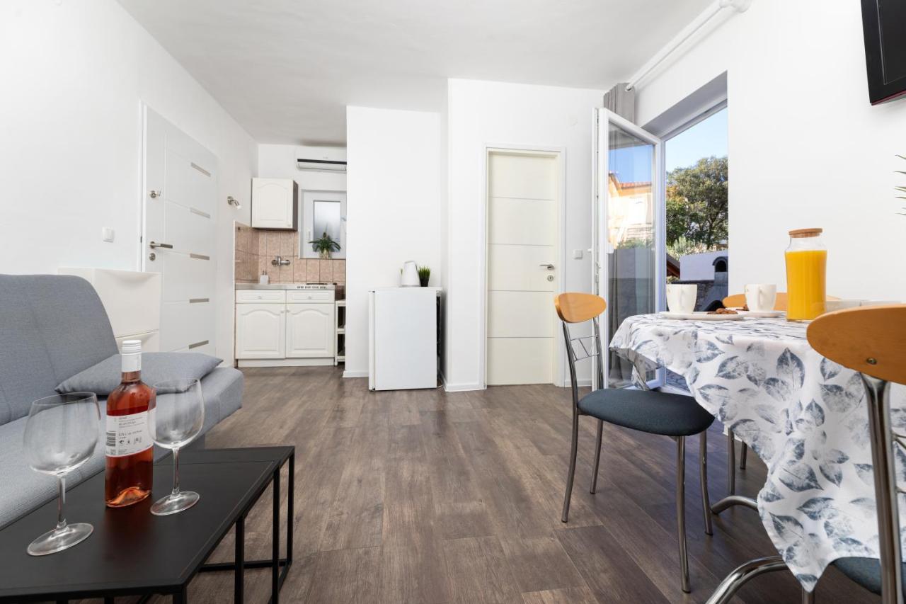 Apartments Aisa* Countryside Holiday Just 500M From The Beach! Крк Экстерьер фото